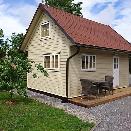 Aadel Guesthouse Pärnu Dış mekan fotoğraf